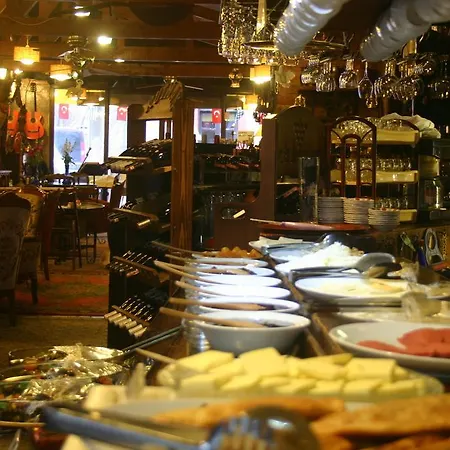 לינה וארוחת בוקר Yorgo Seferis אורלה