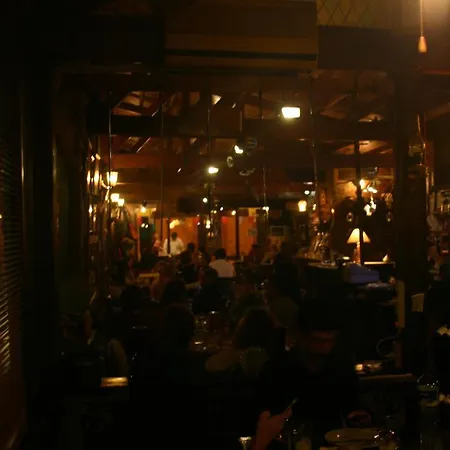 ベッド・アンド・ブレックファスト Yorgo Seferis