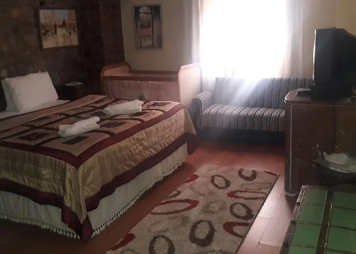 ベッド・アンド・ブレックファスト Yorgo Seferis ウルラ