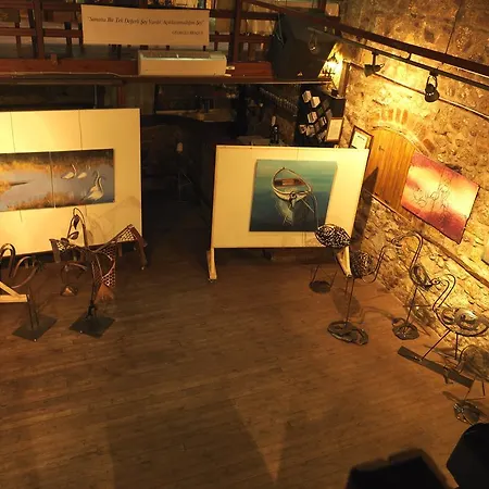 Yorgo Seferis B&B 울라