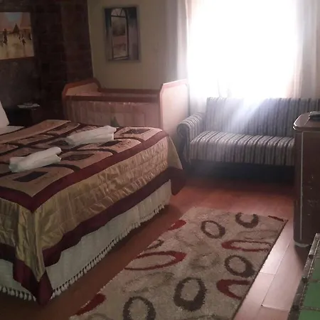 B&B Yorgo Seferis 울라