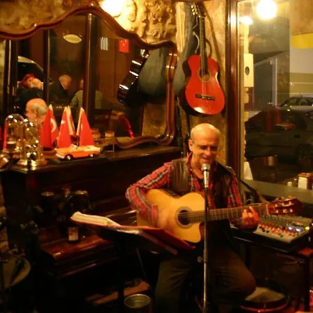 Yorgo Seferis ベッド・アンド・ブレックファスト