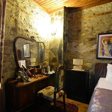 Yorgo Seferis 住宿加早餐酒店 乌尔拉