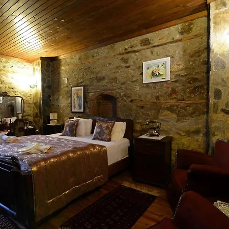 B&B Yorgo Seferis 울라