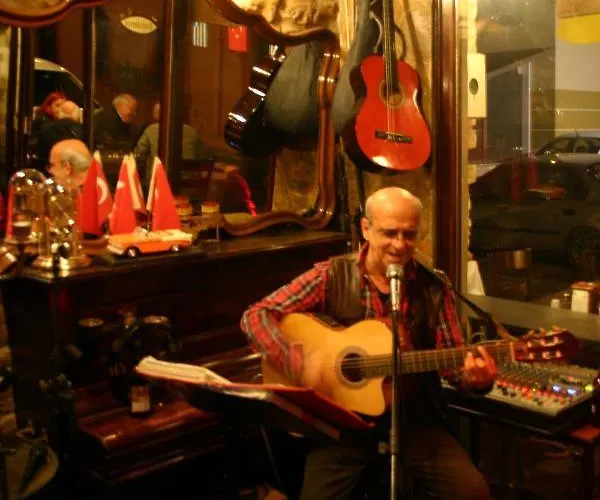 Yorgo Seferis Oda ve Kahvaltı